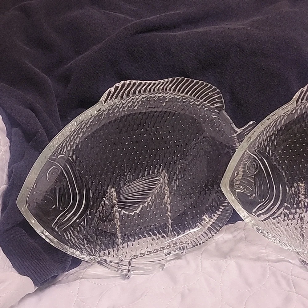 McKee Glass USA poisson fish platter 8" x 11" oven safe. No flaws. Set of 2. - Picture 2 of 5